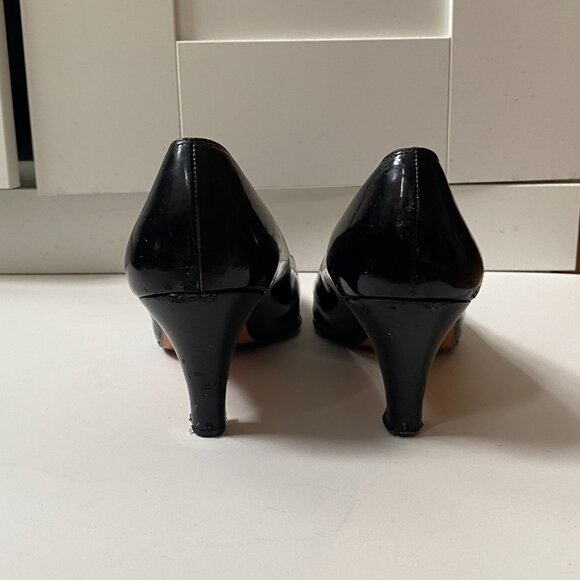 Salvatore Ferragamo || Black Vintage Patent Leather Closed Toe Heels Pumps 9.5 - Picture 8 of 9